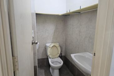 Setia Tropika Double Storey House*Corner Lot For Rent