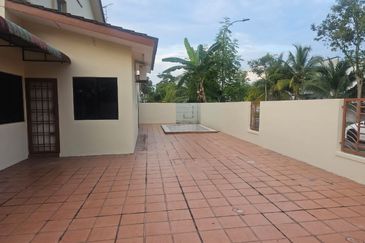 Setia Tropika Double Storey House*Corner Lot For Rent