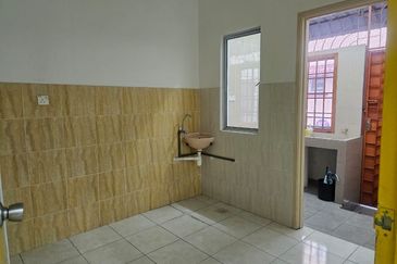 Setia Tropika Double Storey House*Corner Lot For Rent