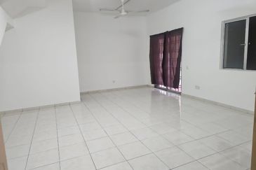 Setia Tropika Double Storey House*Corner Lot For Rent