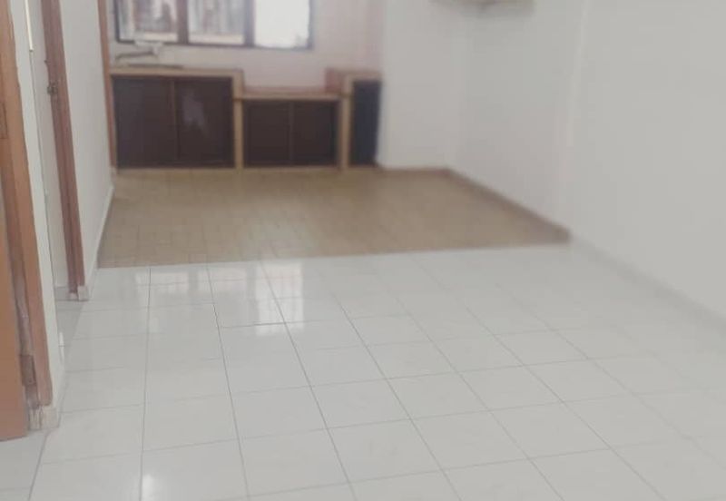 Flat Taman Ungku Tun Aminah