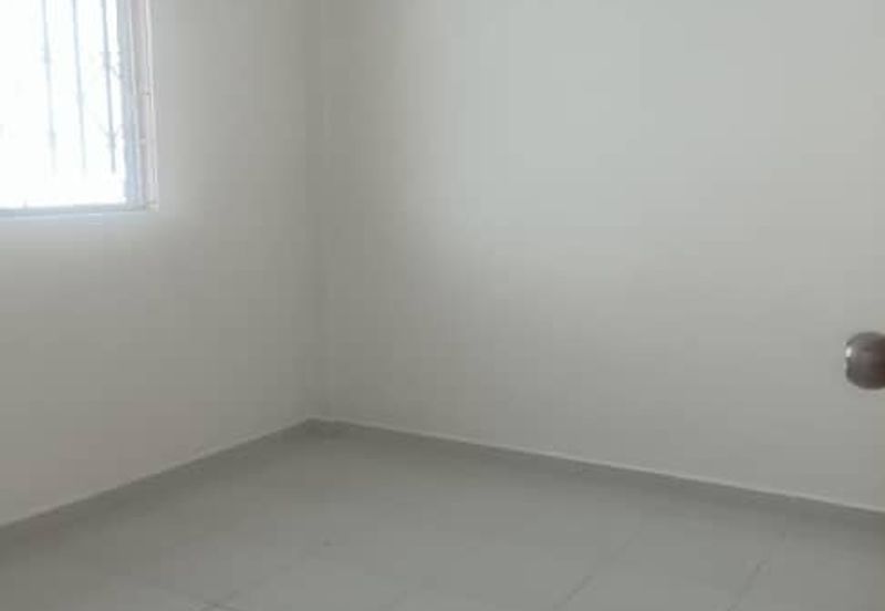 Flat Taman Ungku Tun Aminah