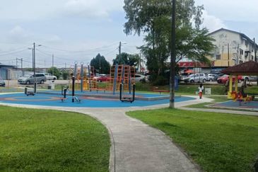 Flat Taman Ungku Tun Aminah