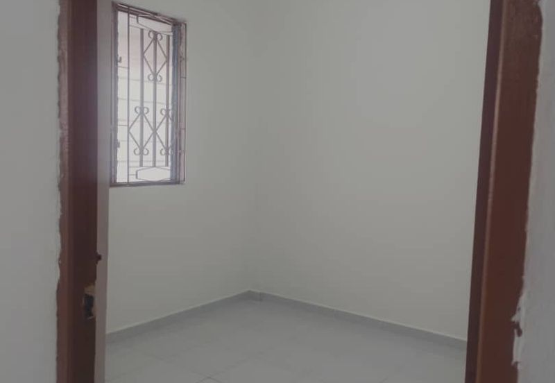 Flat Taman Ungku Tun Aminah