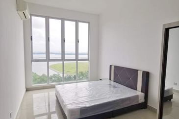 Meridin Bayvue Apartment