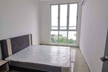 Meridin Bayvue Apartment