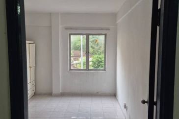 Sri Intan (Bandar Seri Alam)