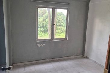 Sri Intan (Bandar Seri Alam)