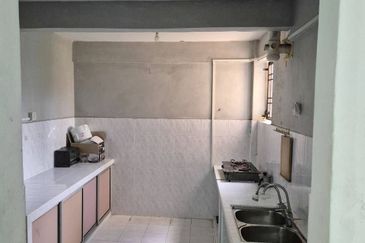 Sri Intan (Bandar Seri Alam)