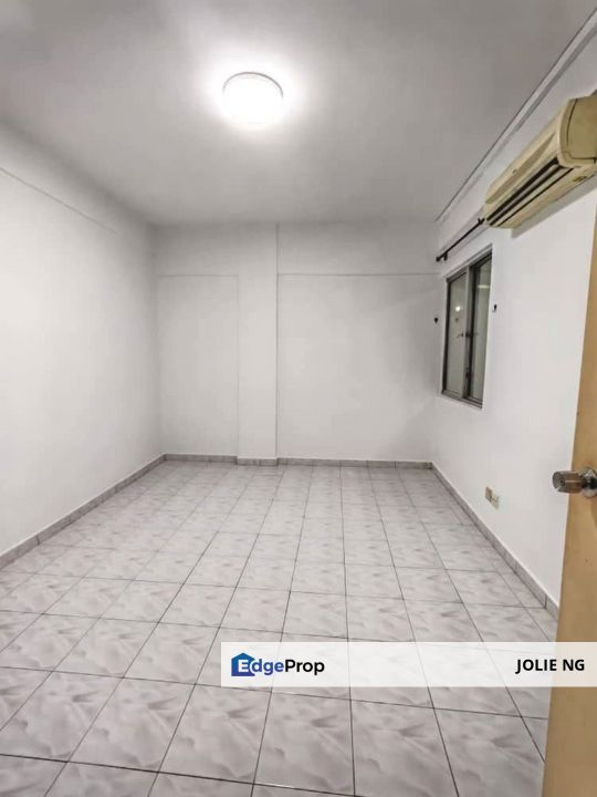 Pangsapuri Sri Intan Medium Cost Flat For Sale, Johor, Pasir Gudang