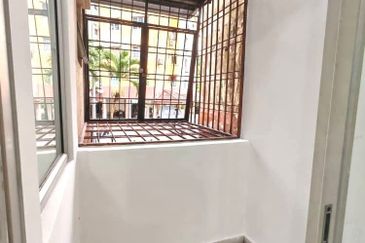 Sri Intan (Bandar Seri Alam)