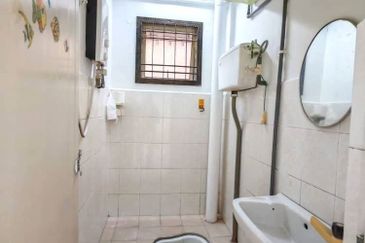 Sri Intan (Bandar Seri Alam)