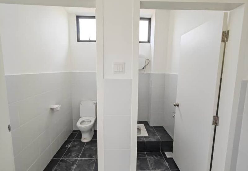 Ulu Tiram @ Jalan Bukit Kaze Shoplot For Rent