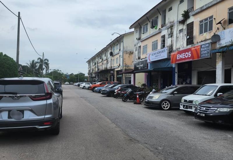Taman Putri Kulai 3 Storey Shoplot For Sale