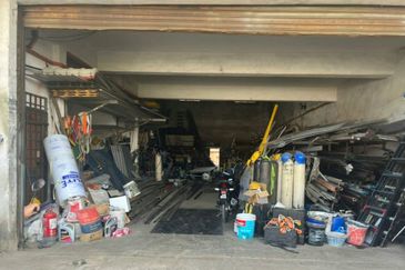 Taman Perindustrian Tiram 1.5 Storey Factory For Sale