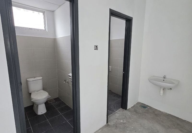 Oasis 2 @ Tropicana Danga Cove