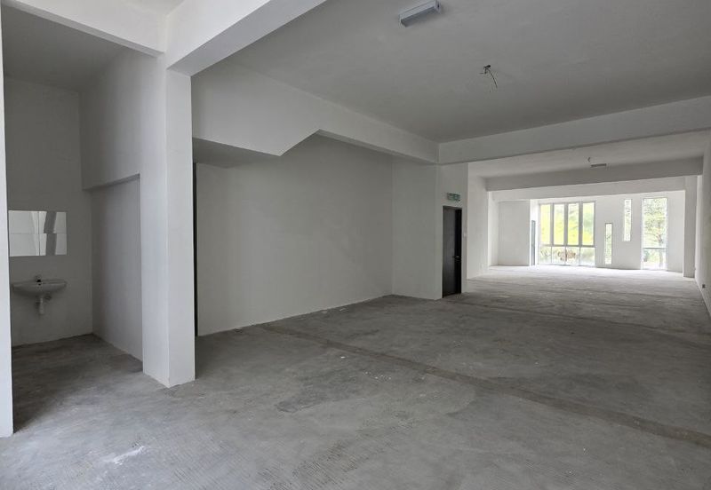 Oasis 2 @ Tropicana Danga Cove