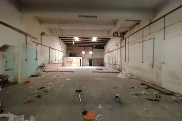 Taman Sri Yacoob 1.5 Storey Factory For Sale/Rent