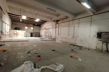 Taman Sri Yacoob 1.5 Storey Factory For Sale/Rent