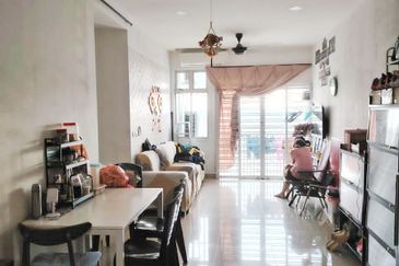 Meridin Bayvue Apartment