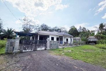 Kampung Sungai Tiram