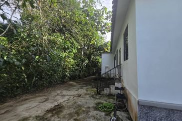 Kampung Sungai Tiram