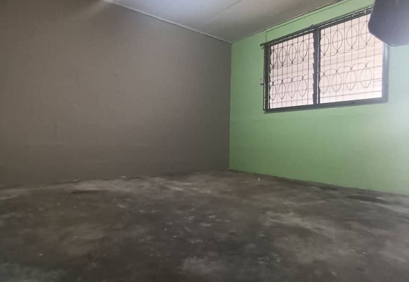 Ulu Tiram @ Jln Felda Single Storey Low Cost House For Rent