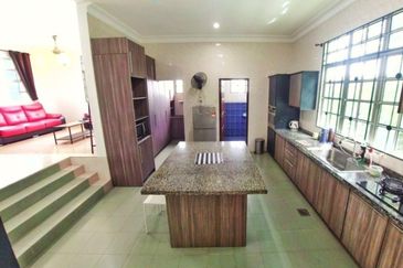 3 Storey Bungalow Putra Hills Bukit Rahman Putra