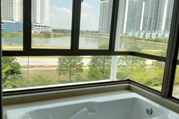 Lake Point Residence