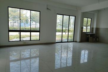 Lake Point Residence