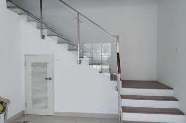 Lake Point Residence