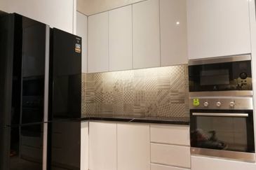 Fully Furnished 3 Storey Bungalow Taman Tropicana 