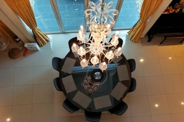 Fully Furnished 3 Storey Bungalow Taman Tropicana 