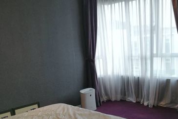 Fully Furnished 3 Storey Bungalow Taman Tropicana 