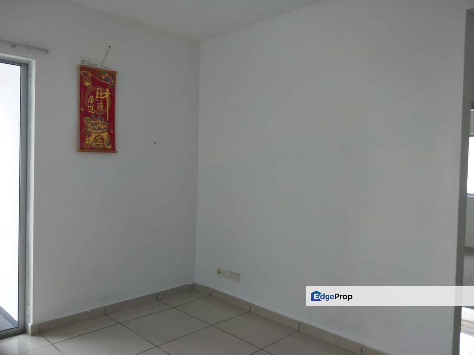 Aman Height Condominium Taman Bukit Serdang, Selangor, Seri Kembangan