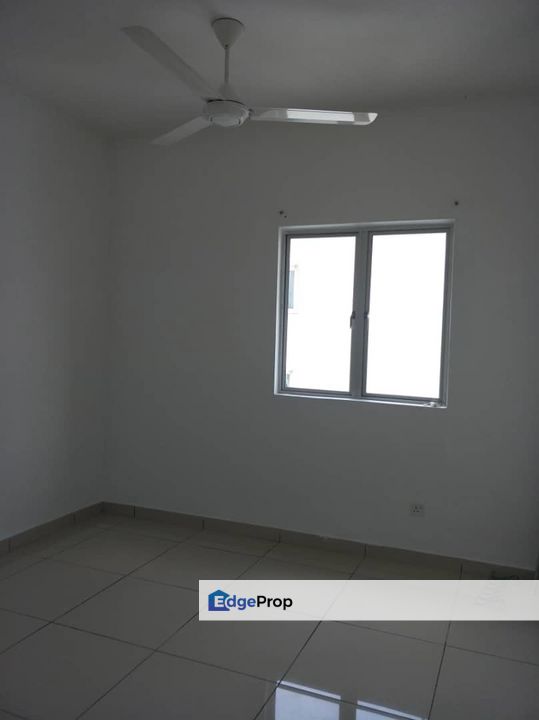 Aman Height Condominium Taman Bukit Serdang, Selangor, Seri Kembangan