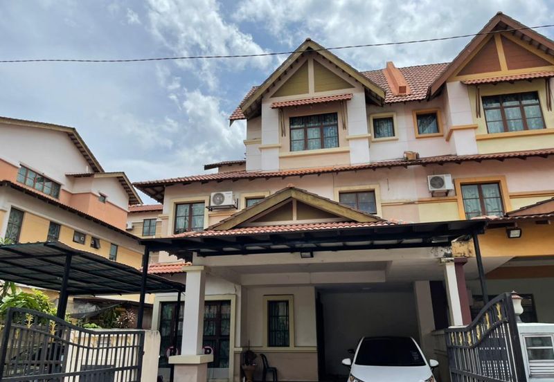 3 Storey Semi D Taman Bunga Negara Seksyen 27 Shah