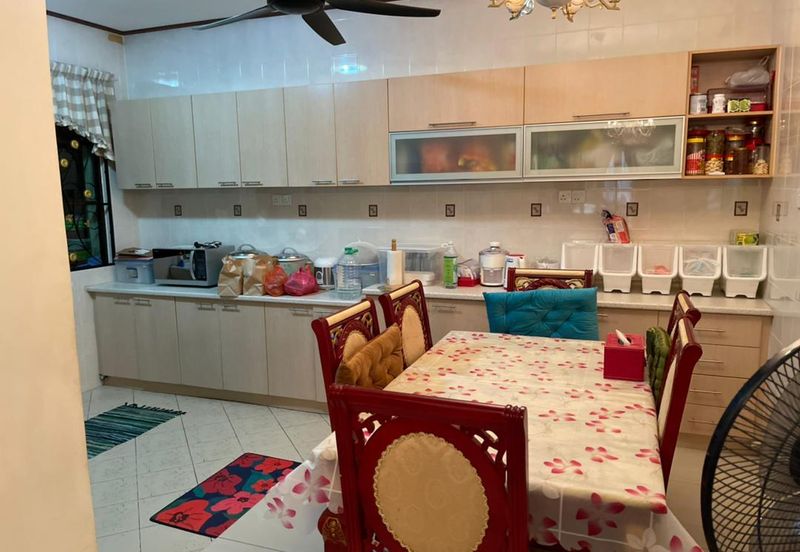 3 Storey Semi D Taman Bunga Negara Seksyen 27 Shah