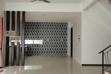 3 Storey Semi D Taman Tropika 2 Sungai Tangkas Ban