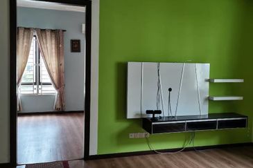 3 Storey Semi D Taman Tropika 2 Sungai Tangkas Ban