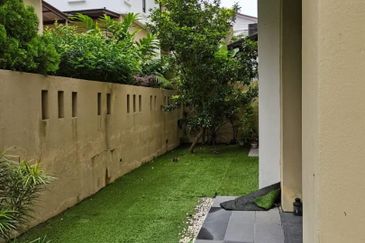 3 Storey Semi D Taman Tropika 2 Sungai Tangkas Ban