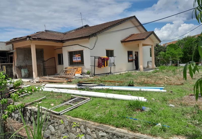 Taman College Heights (Sikamat)