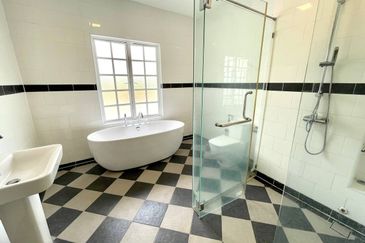 Charms of Nusantara, Setia Eco Glades