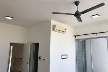 Parkfield Residences, Tropicana Heights