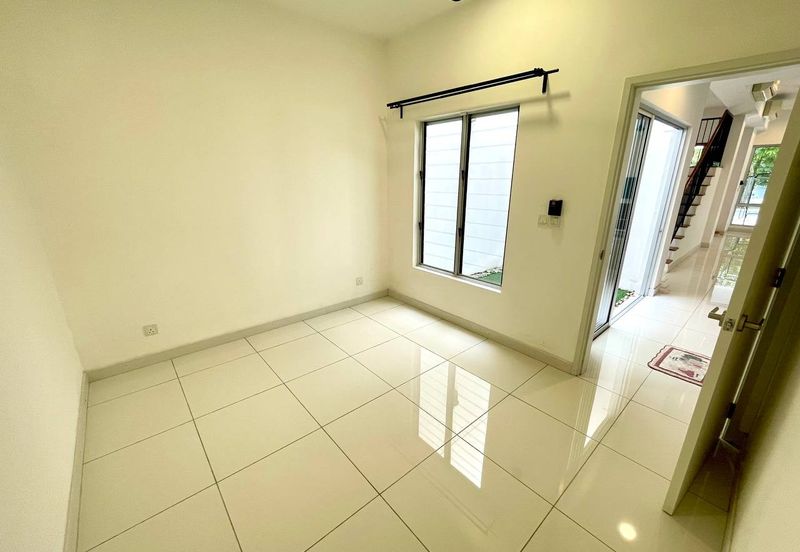 Parkfield Residences, Tropicana Heights