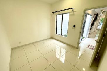 Parkfield Residences, Tropicana Heights