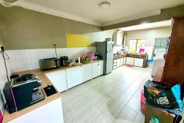 Taman Lembah Keramat AU5