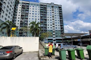 Angsana Apartment @ Taman Raintree