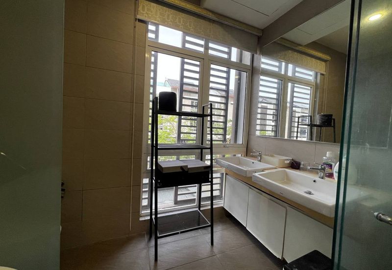 Duta Villa, Presint 14