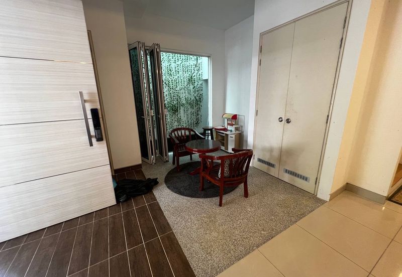 Duta Villa, Presint 14